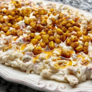 Yoğurtlu Erişte Salatası